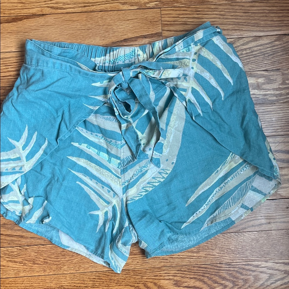 Patagonia Teal Patterned Tie-Front Shorts Medium